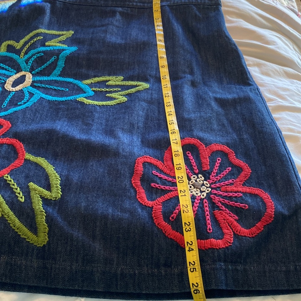 Boden women’s denim heavy appliqué SKIRT 14 16L worn once - Picture 8 of 8